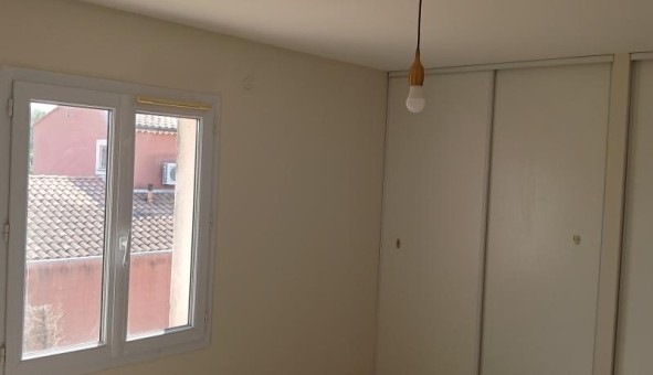 Logement tudiant T4 à Camaret sur Aigues (84850)