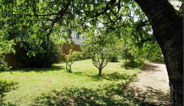 Logement �tudiant T4 &agrave; Ch�tenoy le Royal (71880)