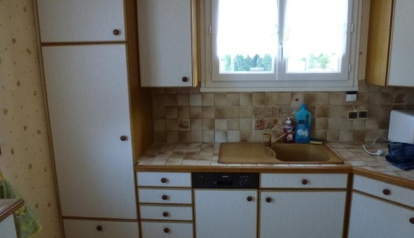 Logement �tudiant T4 &agrave; Collemiers (89100)