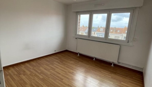 Logement tudiant Location T4 Vide Coudekerque Branche (59210)