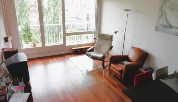 Logement tudiant T4 à Courbevoie (92400)