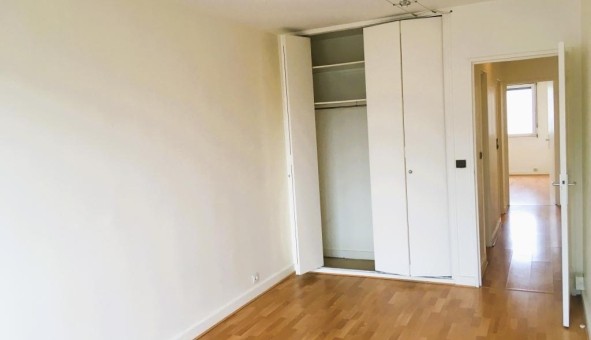 Logement tudiant T4 à Courbevoie (92400)