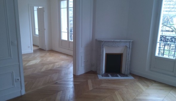 Logement �tudiant Location T4 Vide Courbevoie (92400)