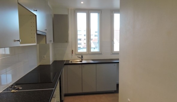 Logement �tudiant T4 &agrave; Courbevoie (92400)