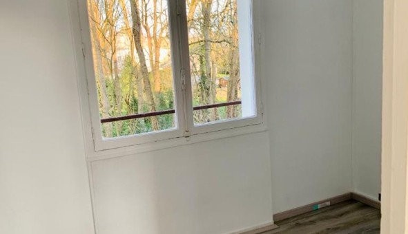 Logement tudiant T4 à Fresnoy le Grand (02230)