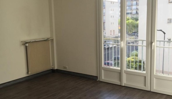Logement tudiant T4 à Jou ls Tours (37300)