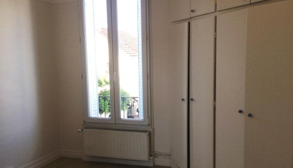 Logement tudiant T4 à La Courneuve (93120)