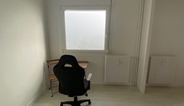 Logement tudiant T4 à Les Ayvelles (08000)