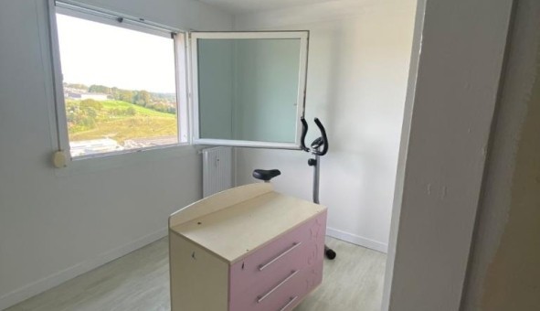 Logement tudiant T4 à Les Ayvelles (08000)