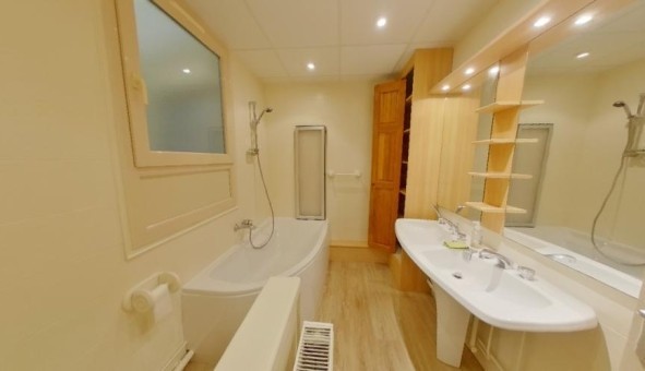 Logement tudiant T4 à Les Ayvelles (08000)