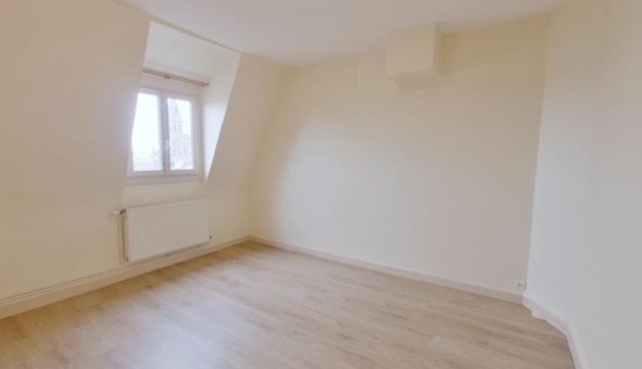 Logement tudiant T4 à Les Ayvelles (08000)