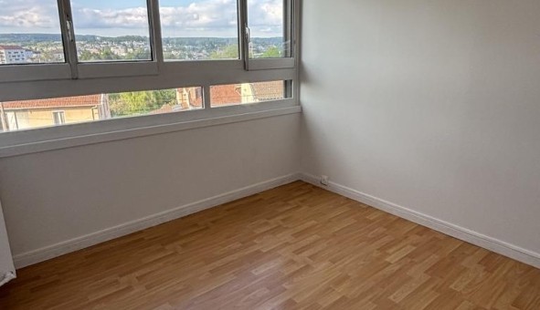 Logement �tudiant T4 &agrave; Les Ayvelles (08000)