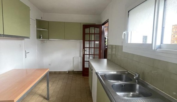 Logement tudiant T4 à Noisiel (77186)