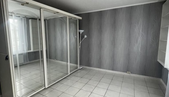 Logement tudiant T4 à Noisiel (77186)