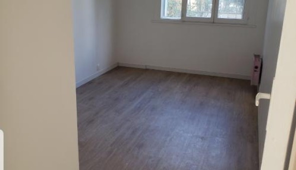 Logement tudiant T4 à Noisy le Grand (93160)