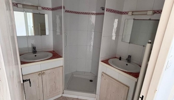 Logement tudiant T4 à Orange (84100)
