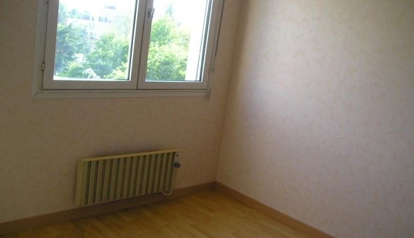 Logement tudiant T4 à Pau (64000)