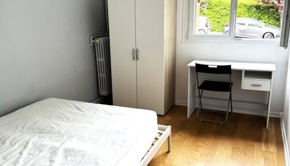 Logement tudiant T4 à Saint Cloud (92210)