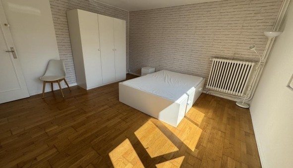 Logement tudiant T4 à Saint Cloud (92210)