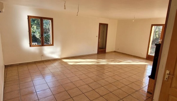 Logement tudiant T4 à Sarrians (84260)