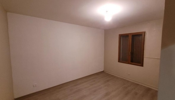 Logement tudiant T4 à Sarrians (84260)