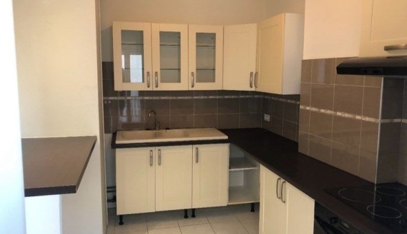 Logement tudiant T4 à Ste (34200)