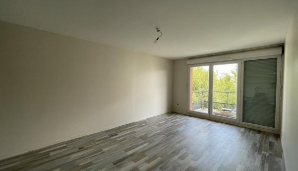 Logement tudiant Location T4 Vide Tours (37000)