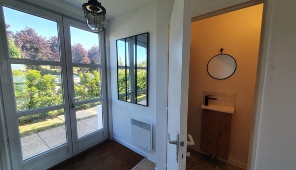 Logement tudiant T4 à Voisins le Bretonneux (78960)