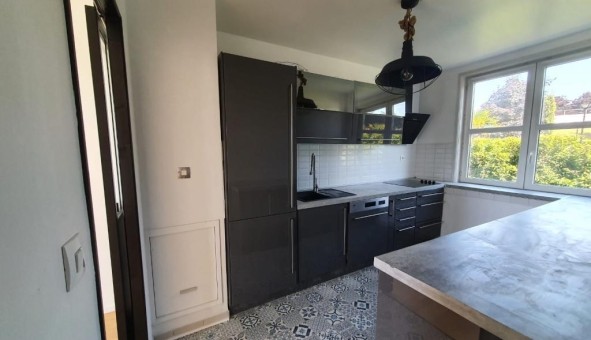 Logement tudiant T4 à Voisins le Bretonneux (78960)