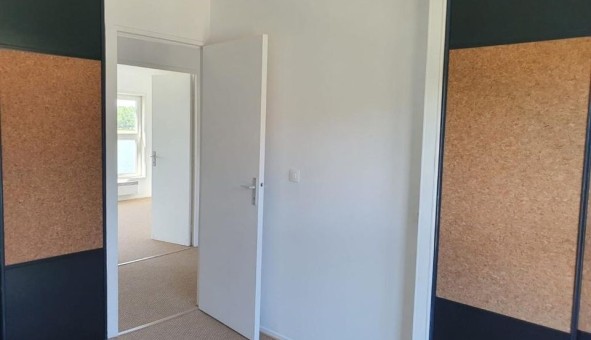 Logement �tudiant T4 &agrave; Voisins le Bretonneux (78960)