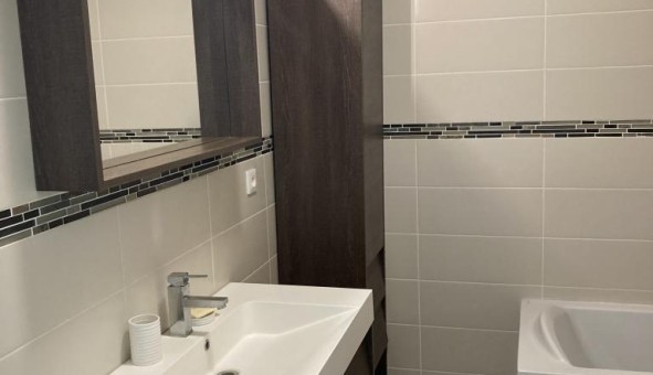 Logement �tudiant T5 &agrave; Adissan (34230)