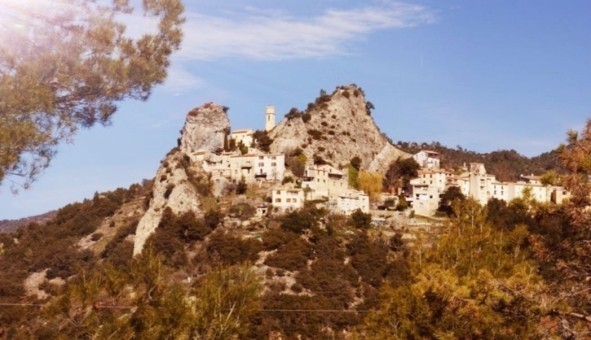 Logement �tudiant T5 &agrave; Aiglun (06910)
