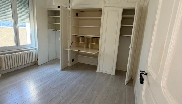 Logement tudiant T5 à Ailhon (07200)