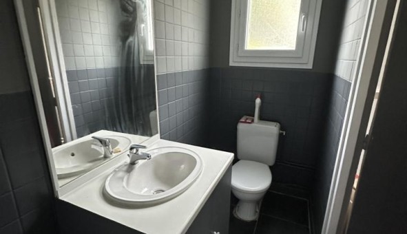 Logement tudiant T5 à Aix (19200)