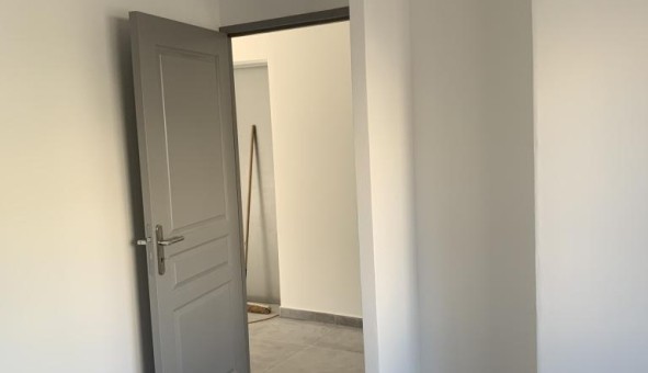 Logement tudiant Location T5 Vide Als (30100)