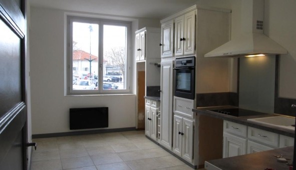 Logement tudiant T5 à Allan (26780)