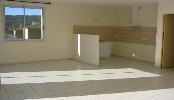 Logement tudiant Location T5 Vide Anglars (46120)