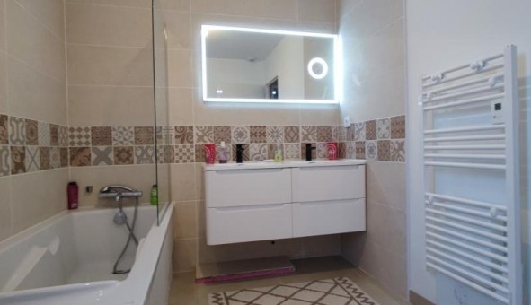 Logement tudiant T5 à Artigues (83560)