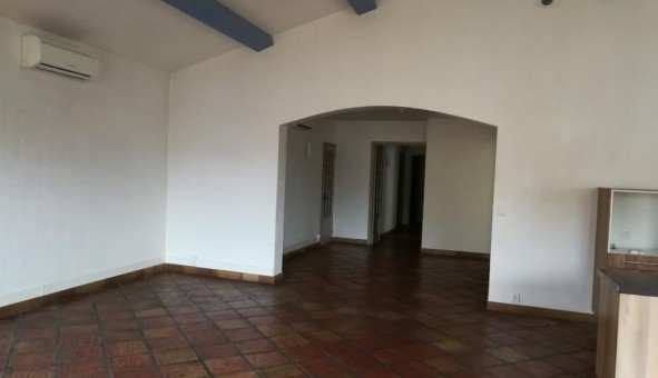 Logement �tudiant T5 &agrave; Aureille (13930)