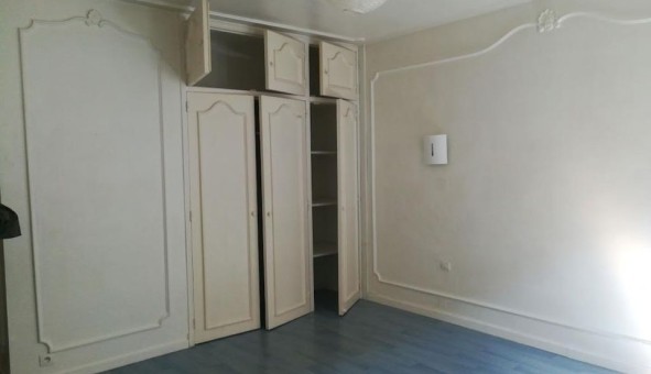 Logement �tudiant T5 &agrave; Aureille (13930)