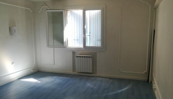 Logement �tudiant T5 &agrave; Aureille (13930)