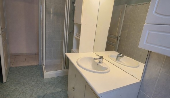 Logement �tudiant T5 &agrave; Avez� (72400)