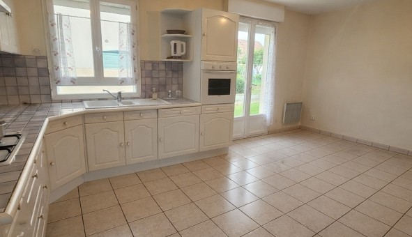 Logement �tudiant T5 &agrave; Avez� (72400)