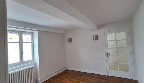 Logement tudiant T5 à Baron (71120)