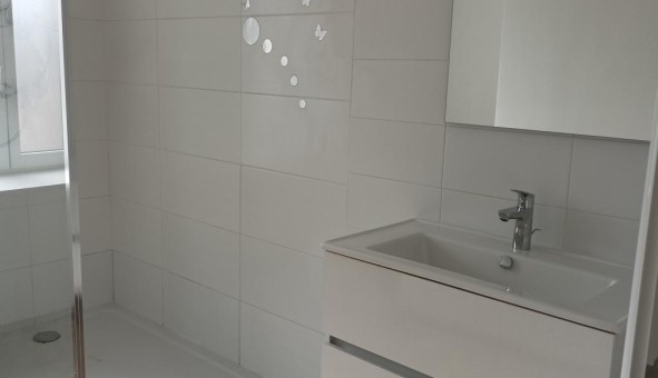 Logement tudiant T5 à Bergesserin (71250)