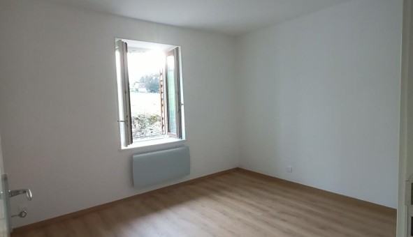 Logement tudiant T5 à Bergesserin (71250)