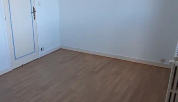 Logement tudiant T5 à Bzu le Gury (02310)