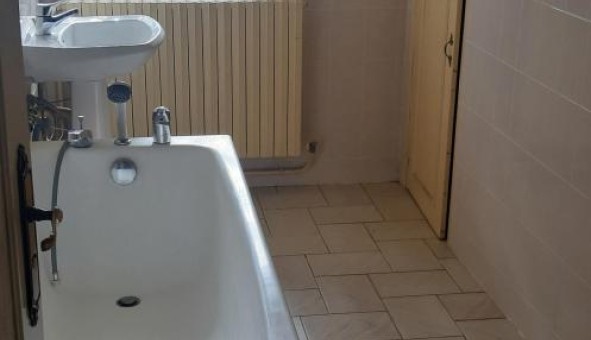 Logement tudiant T5 à Bzu le Gury (02310)