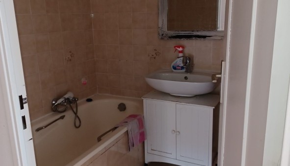 Logement tudiant T5 à Castellar (06500)