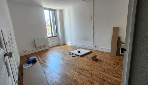 Logement tudiant T5 à Charnat (63290)